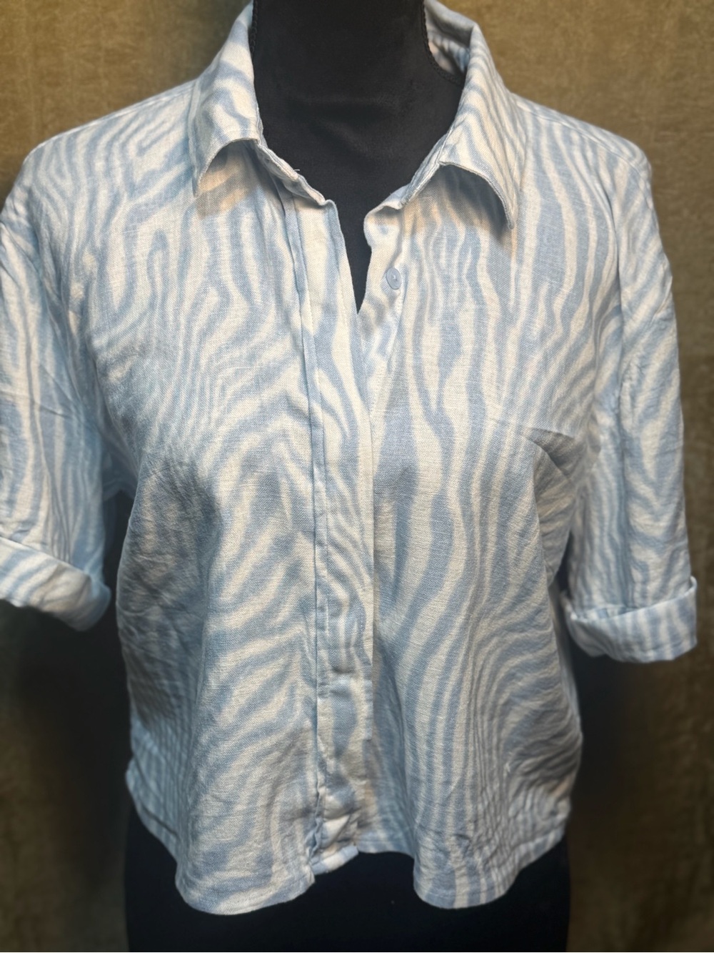 Michael Kors Light Blue and White Zebra-Print Button-Down Shirt/ MED
